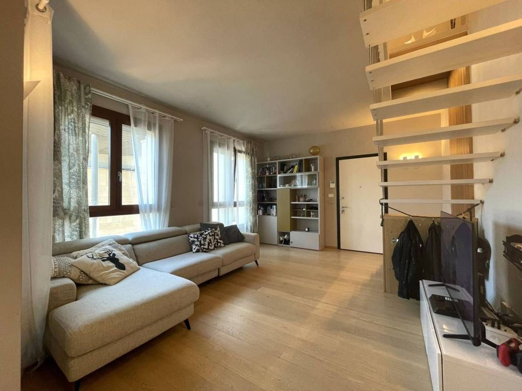 Luxury Apartment for sale in Sesto Fiorentino, 450 000 €, Photo 5