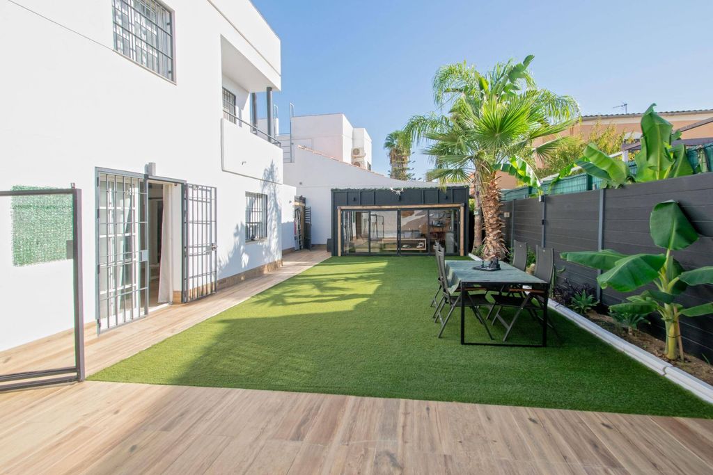 Maison de luxe à vendre à Bormujos, 495 000 €, Photo 2