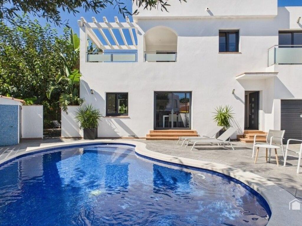 Luxury House for sale in Empuriabrava, 599 000 €, Photo 2