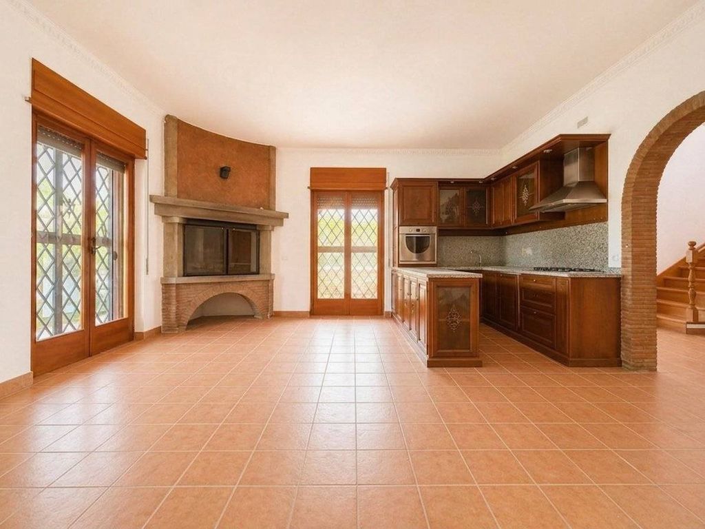 Maison de luxe à vendre à Rome, 685 000 €, Photo 5