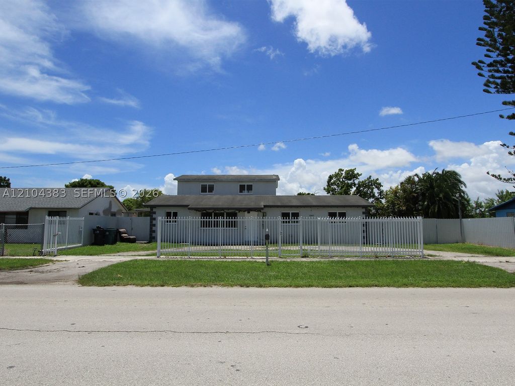 Luxury House for sale in Miami, 579 255 €, Photo 1