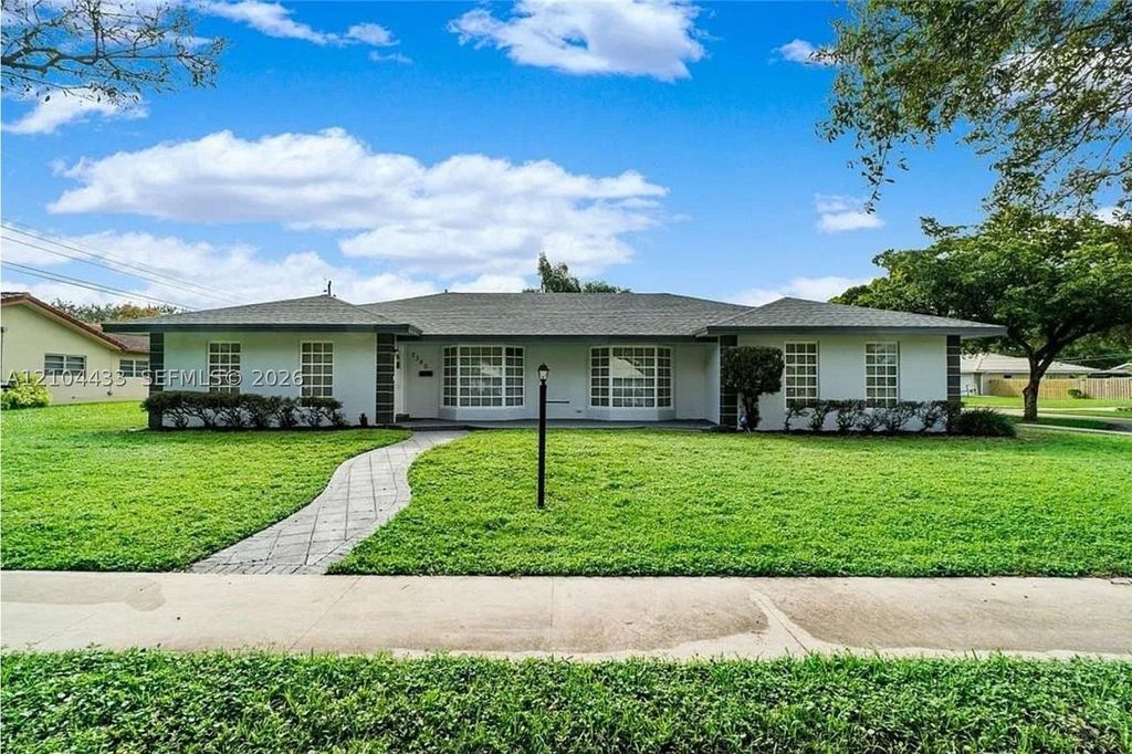 Maison de luxe à vendre à Plantation, 713 478 €, Photo 1