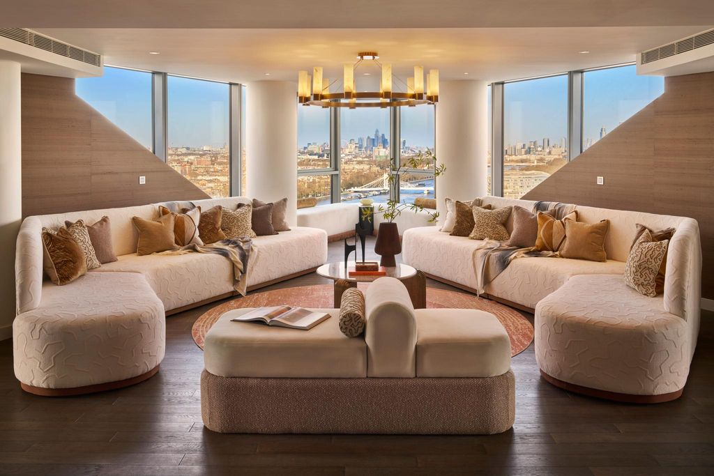 Luxury Apartment for sale in London, 14 161 705 €, Photo 1