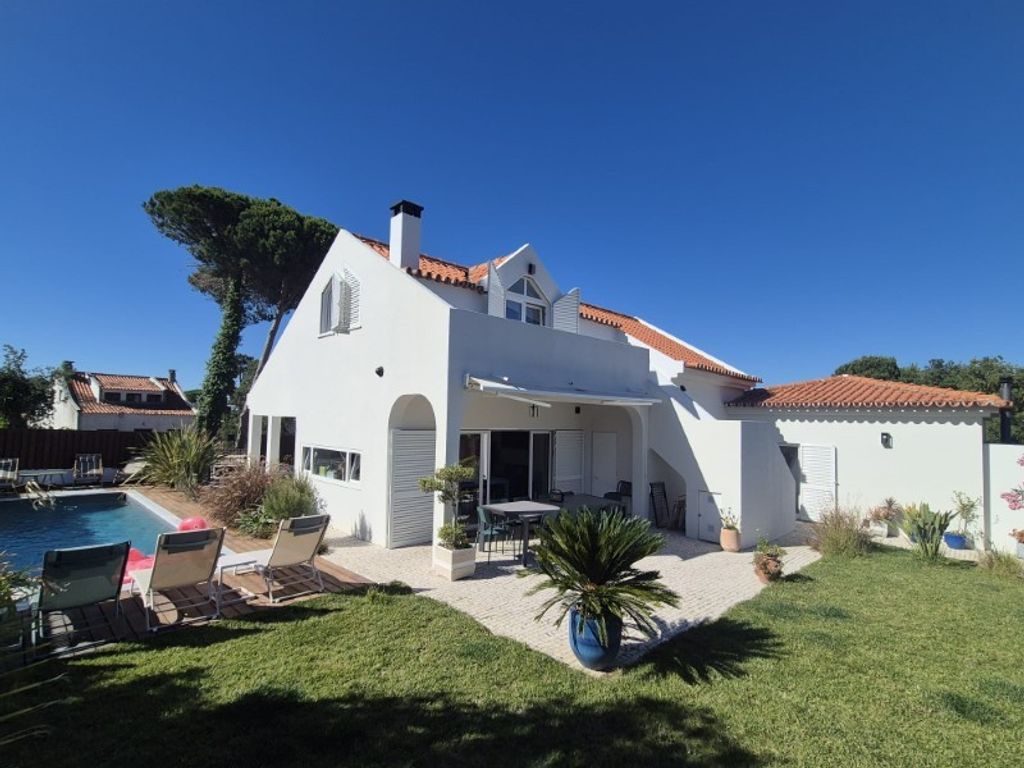 Luxury House for sale in Sesimbra, 540 000 €, Photo 1