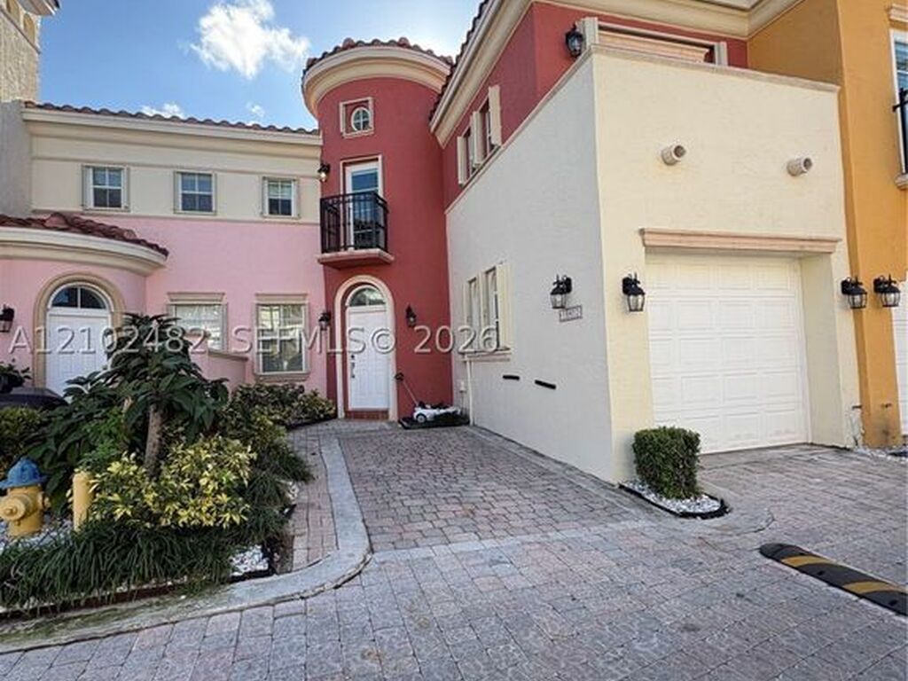Maison de luxe à vendre à Aventura, 731 315 €, Photo 1