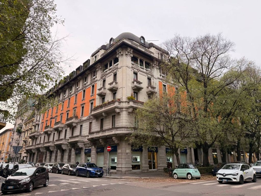 Luxury Apartment for sale in Milan, 2 450 000 €, Photo 1