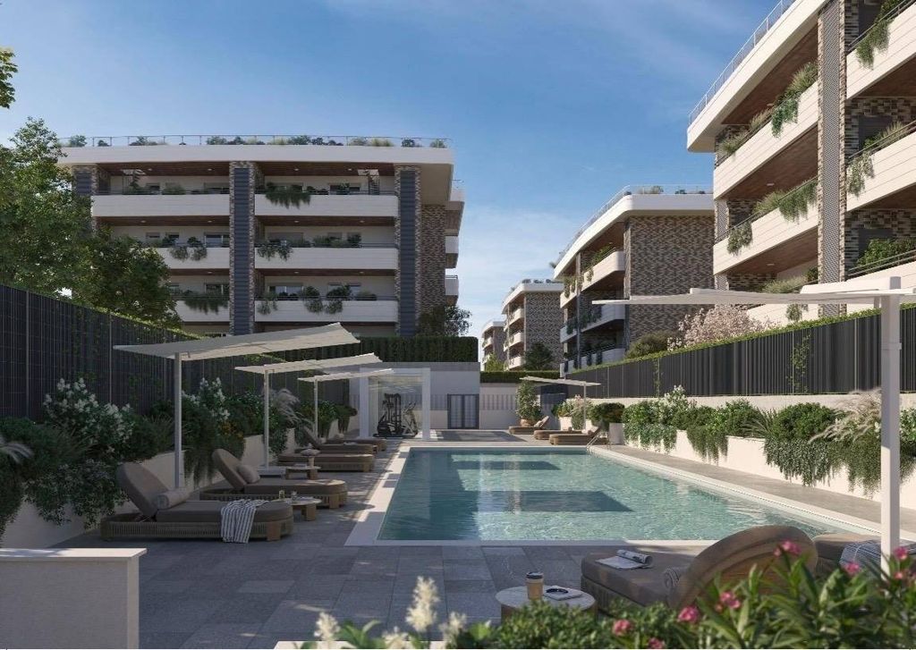 Luxury Apartment for sale in Rome, 650 000 €, Photo 1