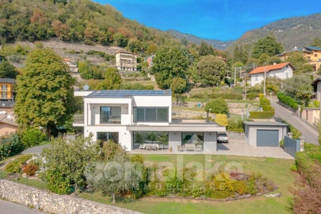 Luxury House for sale in Cernobbio, 2 350 000 €, Photo 1