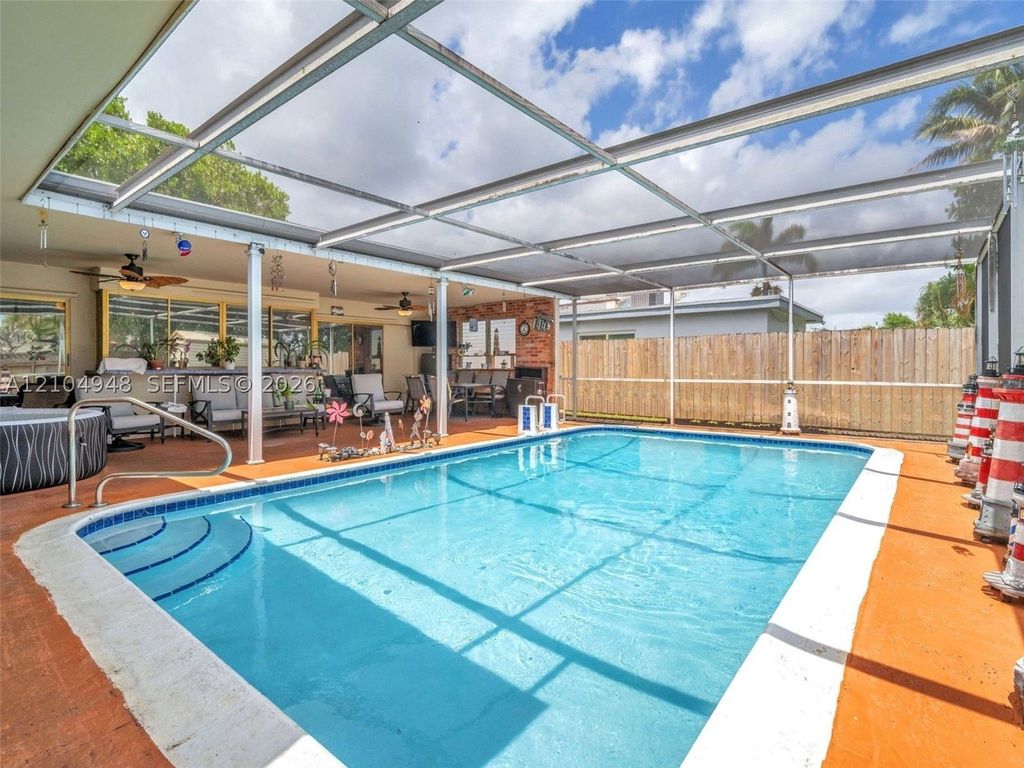 Luxury House for sale in Hollywood, 758 070 €, Photo 1
