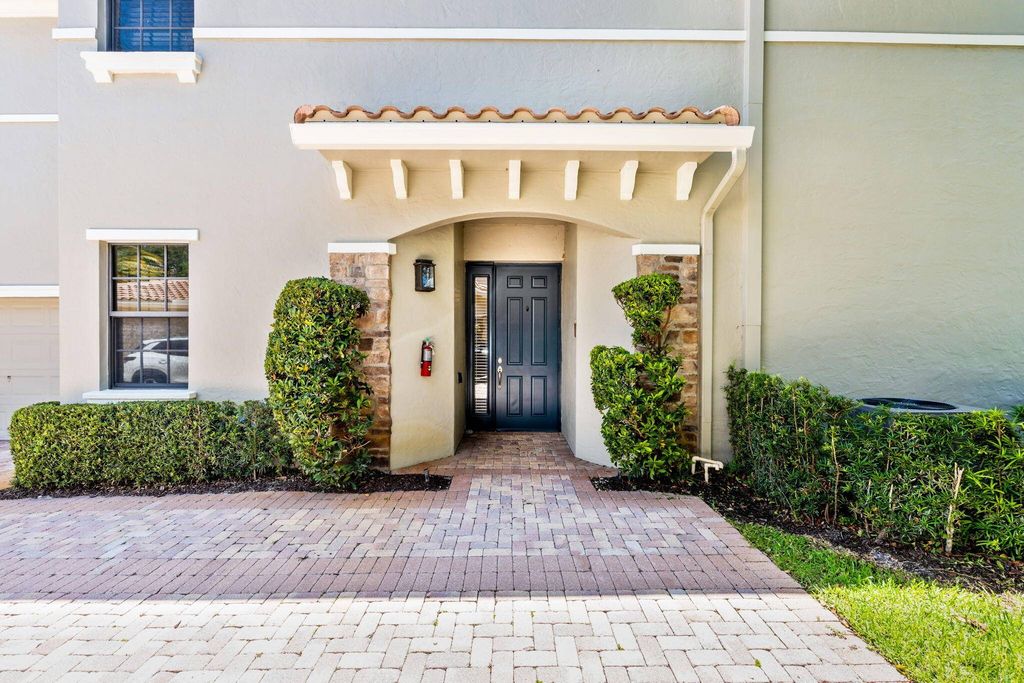 Maison de luxe à vendre à Parkland, 668 884 €, Photo 1