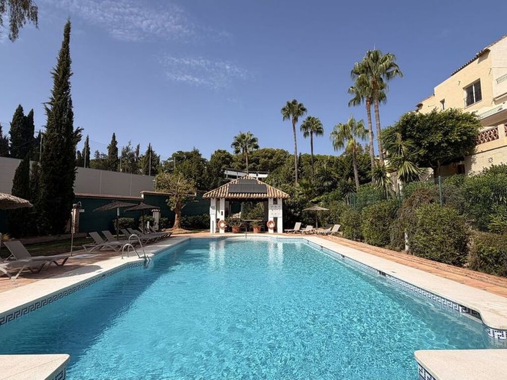 Maison de luxe à vendre à Nueva Andalucia, 950 000 €, Photo 1