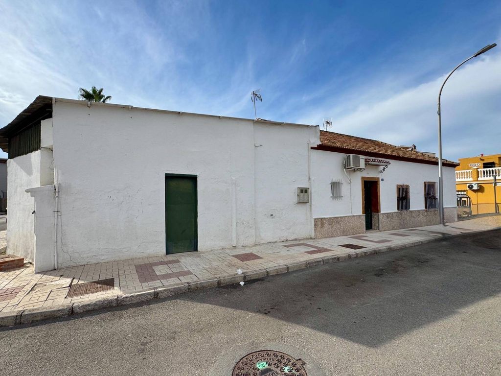 Maison de luxe à vendre à Málaga, 400 000 €, Photo 1