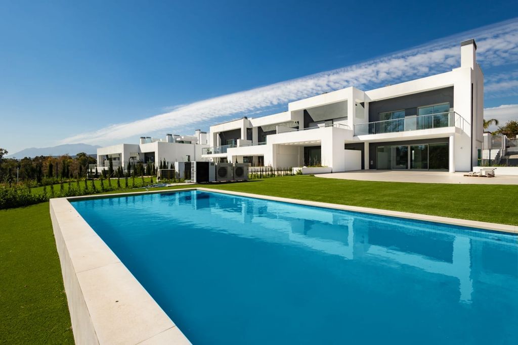 Maison de luxe à vendre à Marbella, 1 325 000 €, Photo 3