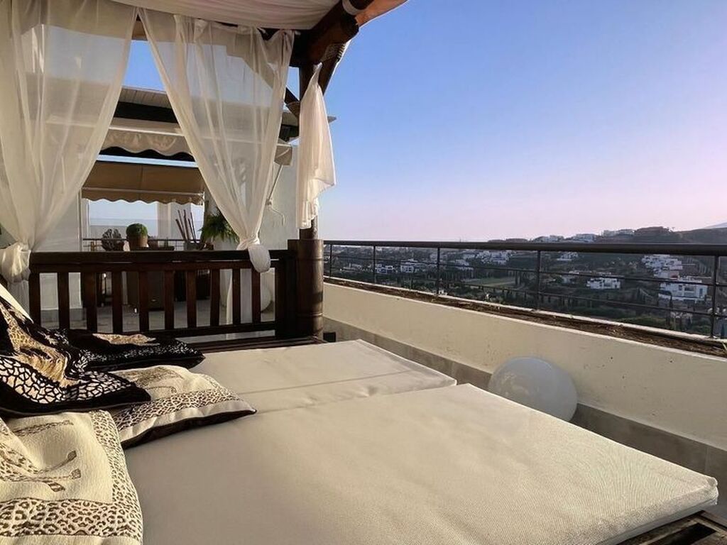 Luxury Apartment for sale in Benahavís, 995 000 €, Photo 3