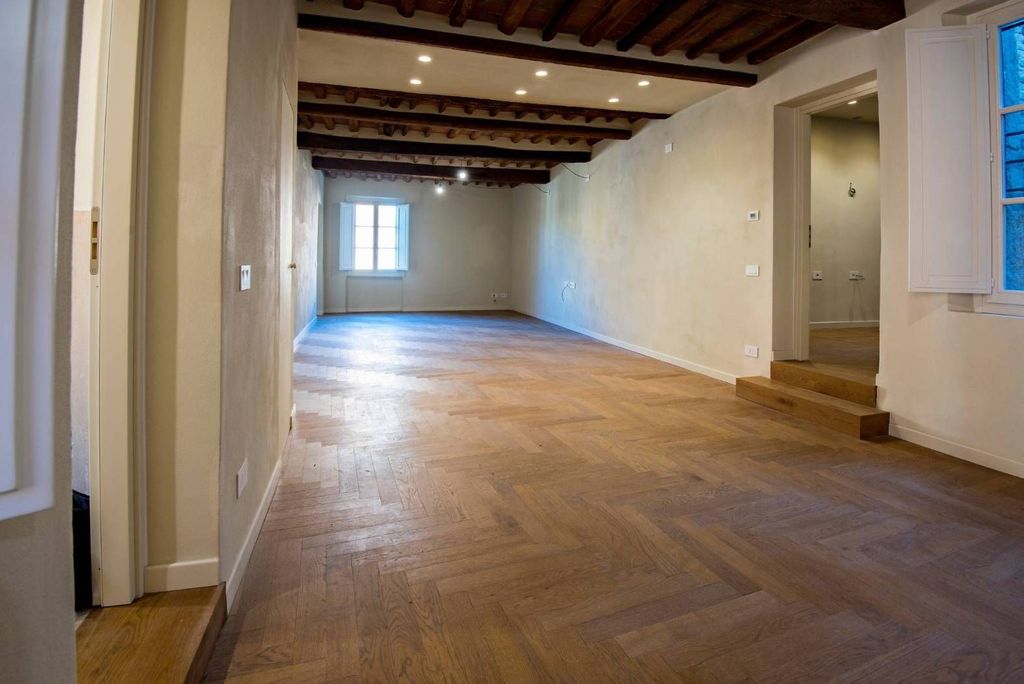 Appartement de luxe à vendre à Lucca, 650 000 €, Photo 2