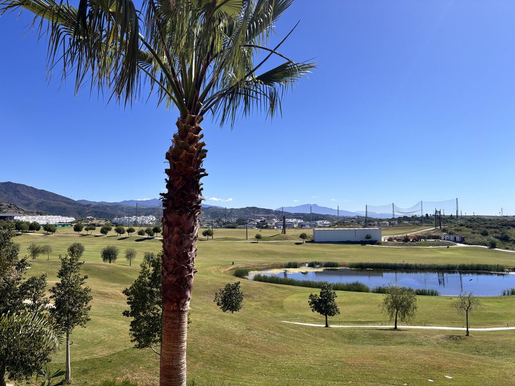 Maison de luxe à vendre à Estepona, 882 000 €, Photo 2