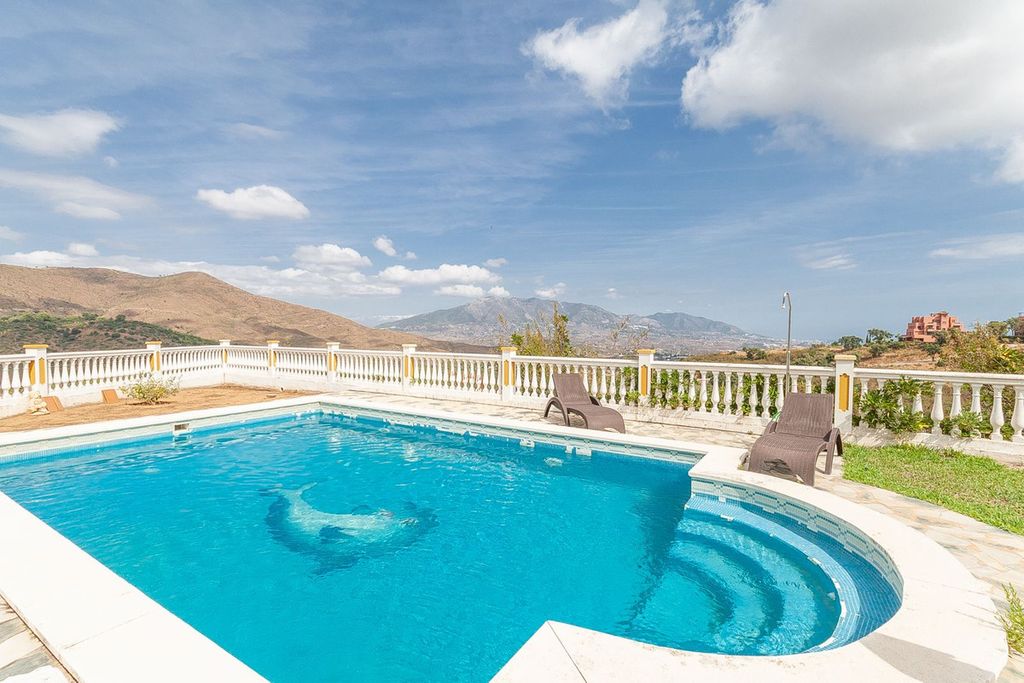 Maison de luxe à vendre à La Mairena, 1 100 000 €, Photo 2