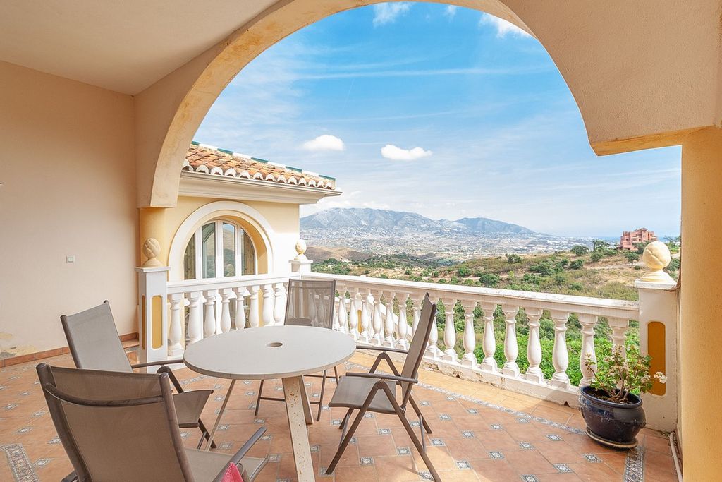 Maison de luxe à vendre à La Mairena, 1 100 000 €, Photo 3