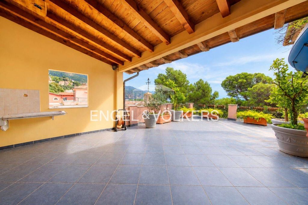 Luxury Apartment for sale in Monterosso Al Mare, 1 000 000 €, Photo 4