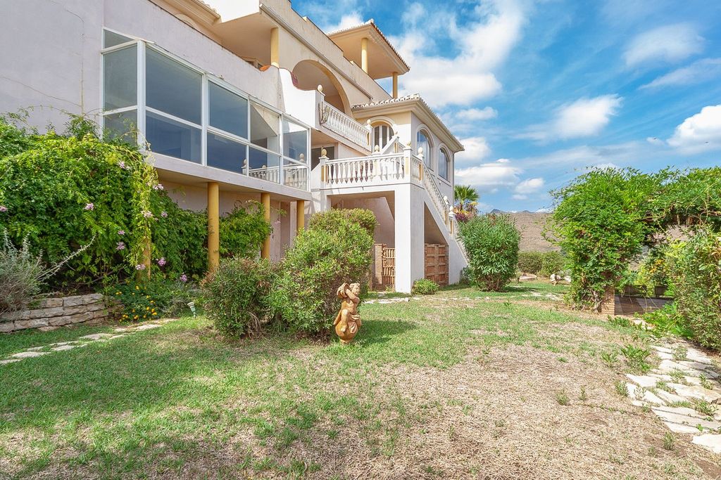 Maison de luxe à vendre à La Mairena, 1 100 000 €, Photo 4