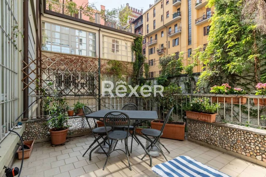 Luxury Apartment for sale in Milan, 2 918 000 €, Photo 1