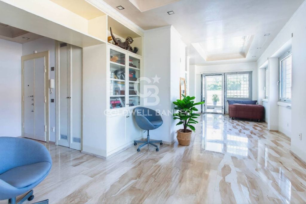 Luxury Apartment for sale in Rome, 960 000 €, Photo 2
