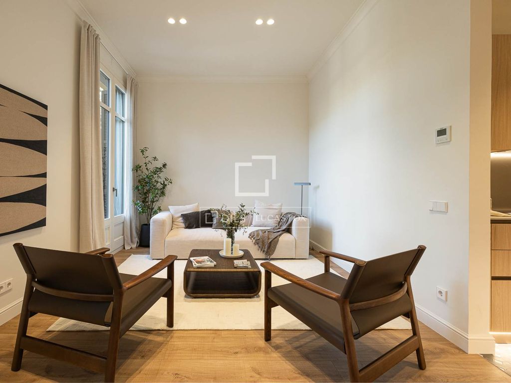 Luxury Apartment for sale in Barcelona, 1 295 000 €, Photo 2