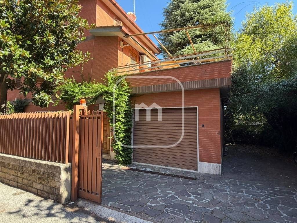 Maison de luxe à vendre à Rome, 649 000 €, Photo 2