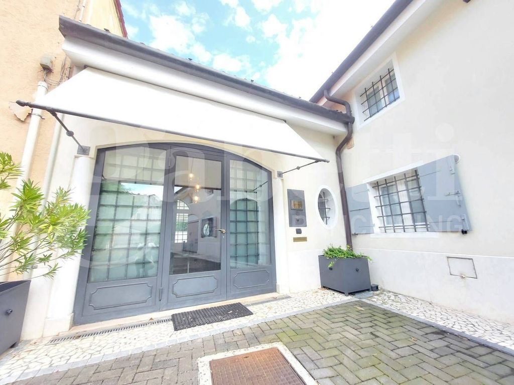 Luxury House for sale in Treviso, 950 000 €, Photo 2