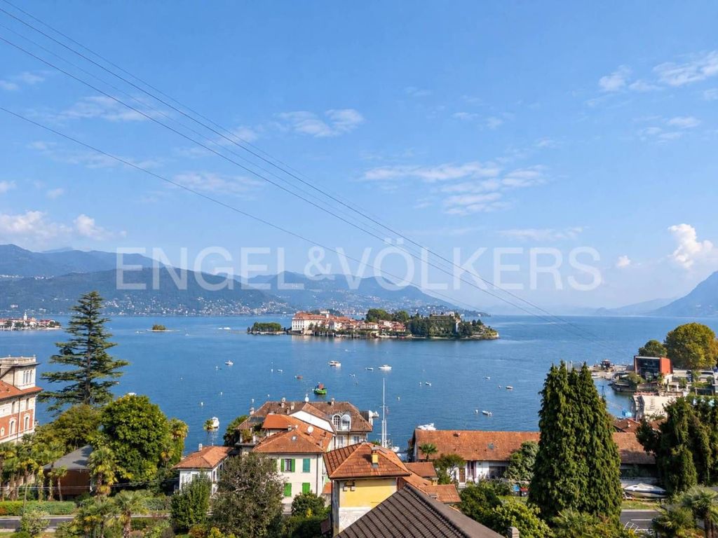 Luxury Apartment for sale in Stresa, 485 000 €, Photo 2