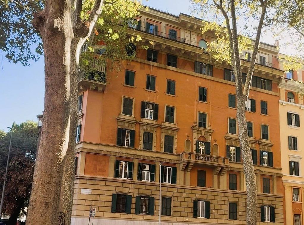 Luxury Apartment for sale in Rome, 748 000 €, Photo 2