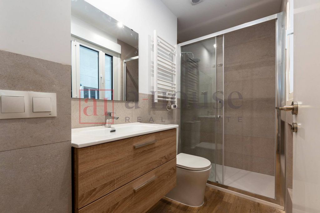 Luxury Apartment for sale in Madrid, 719 000 €, Photo 2