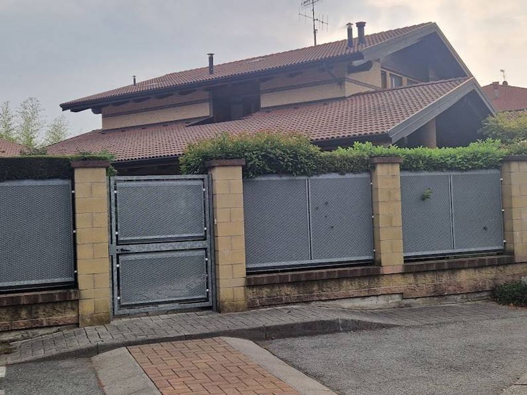 Luxury House for sale in Ivrea, 420 000 €, Photo 3