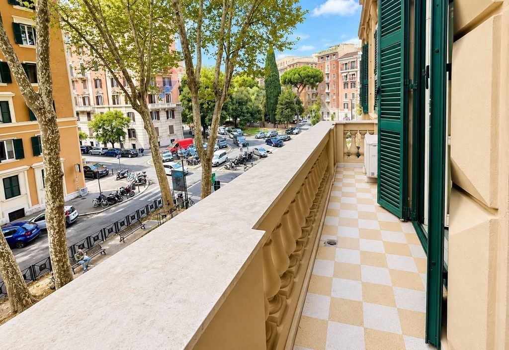 Luxury Apartment for sale in Rome, 748 000 €, Photo 4