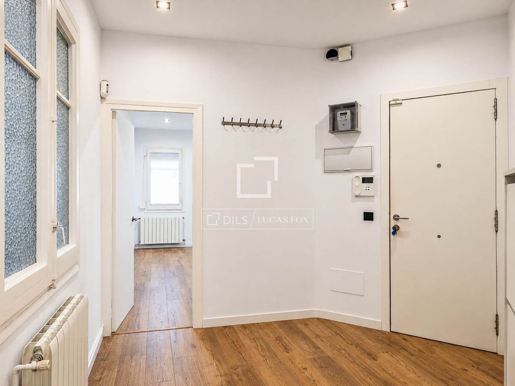 Luxury Apartment for sale in Barcelona, 673 000 €, Photo 5