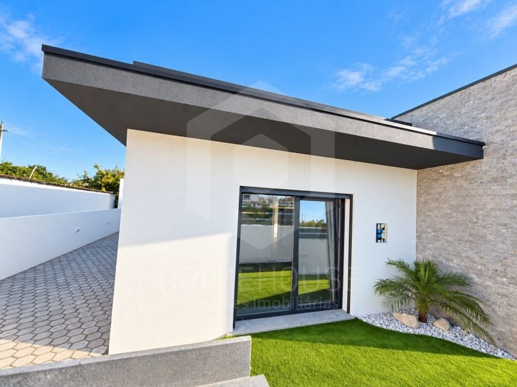 Luxury House for sale in Seixal, 645 000 €, Photo 5
