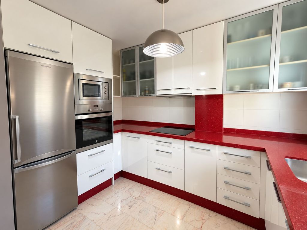 Luxury Apartment for sale in Benalmádena, 560 000 €, Photo 5