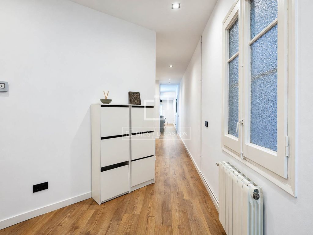 Luxury Apartment for sale in Barcelona, 673 000 €, Photo 6