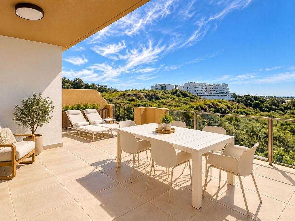 Luxury Apartment for sale in Estepona, 449 000 €, Photo 1