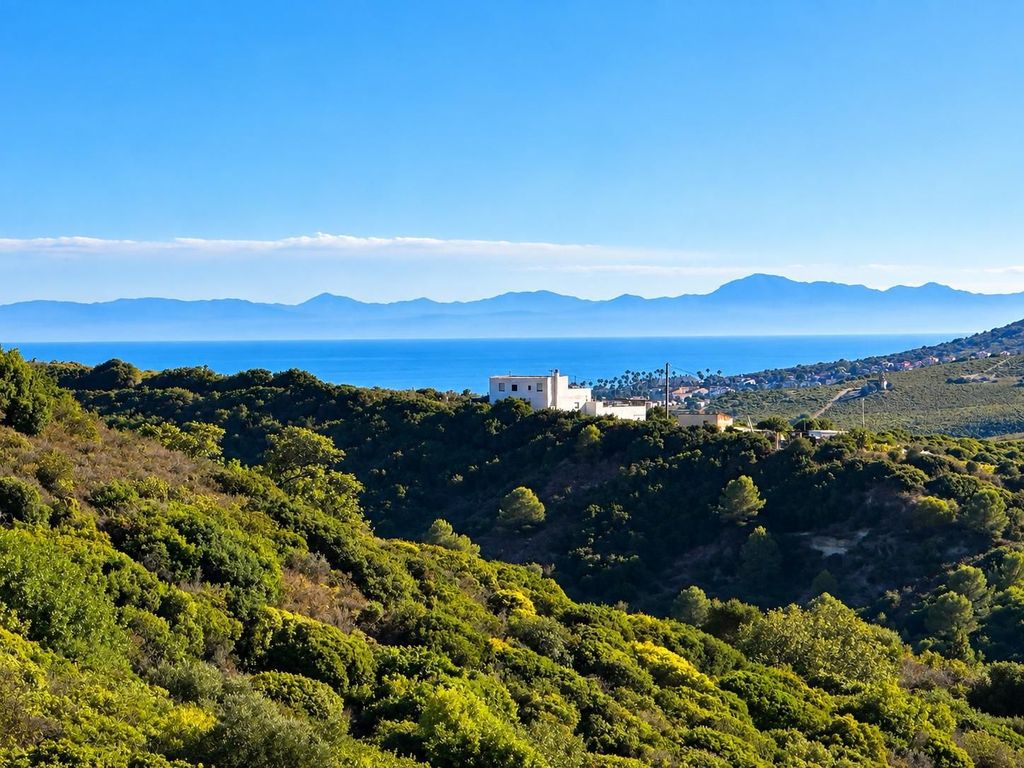 Luxury House for sale in Casares, 430 000 €, Photo 1