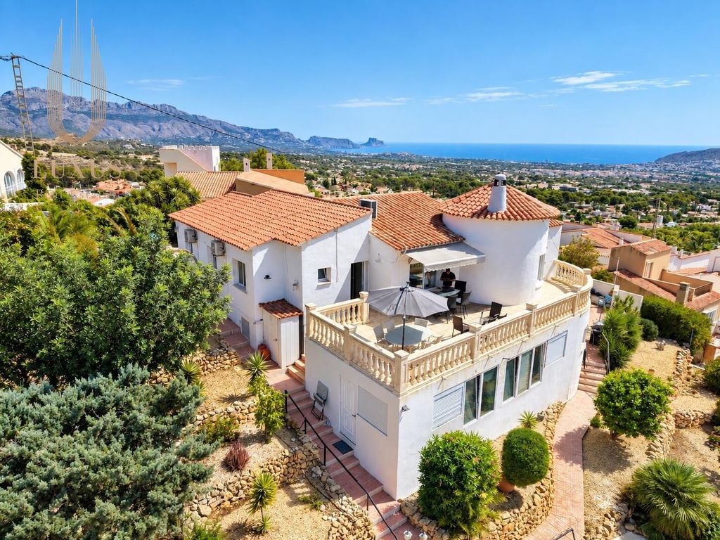 Luxury House for sale in La Nucia, 815 000 €, Photo 1
