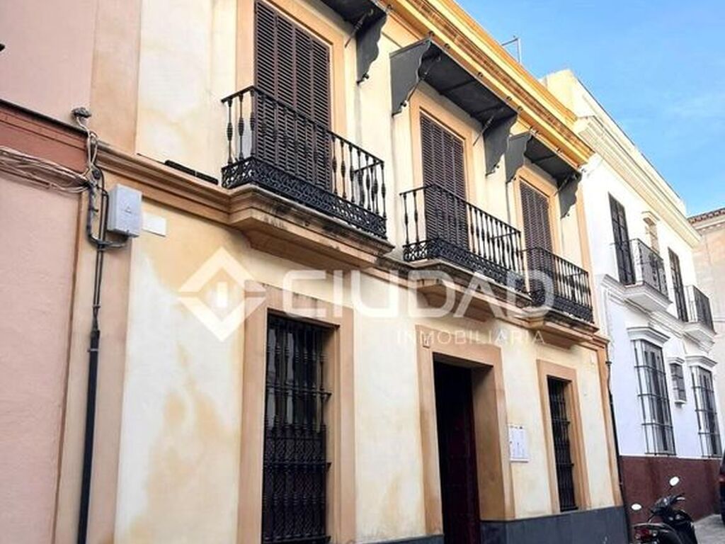 Luxury House for sale in Sanlúcar de Barrameda, 449 900 €, Photo 1