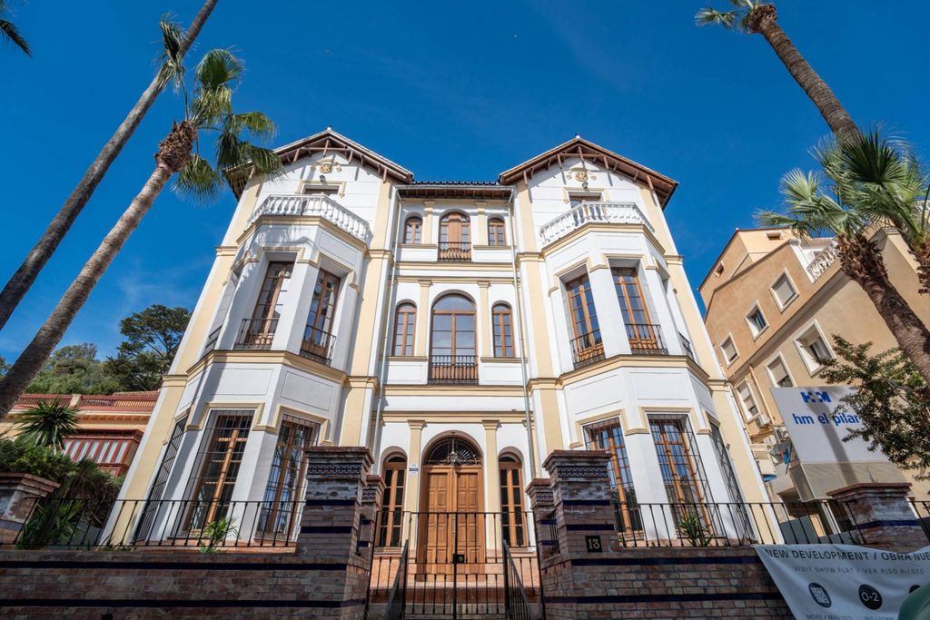 Luxury Apartment for sale in Málaga, 837 000 €, Photo 1