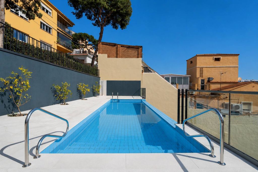 Luxury Apartment for sale in Málaga, 1 231 320 €, Photo 1