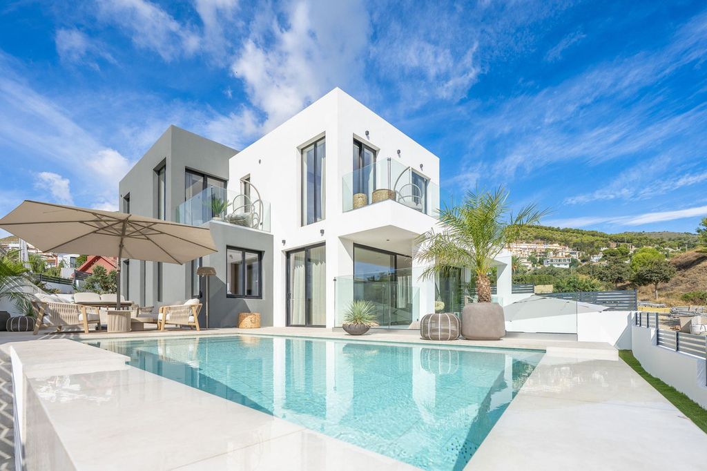Luxury House for sale in Benalmádena, 2 100 000 €, Photo 1