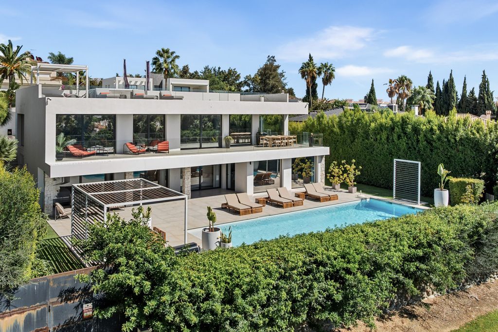 Luxury House for sale in Nueva Andalucia, 4 500 000 €, Photo 1