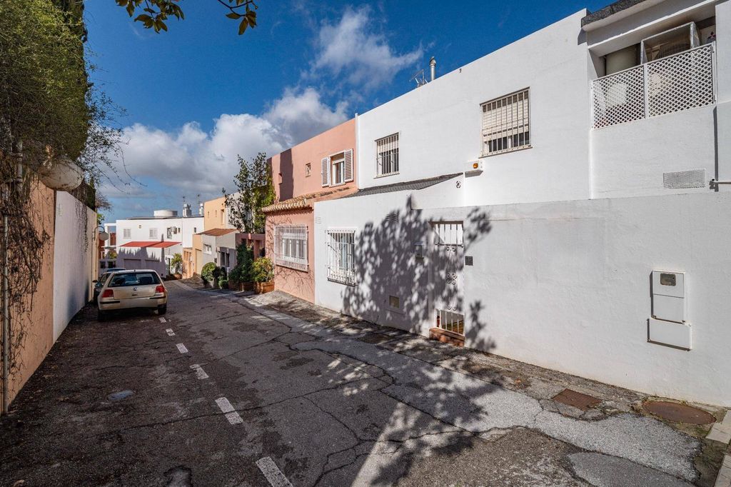 Maison de luxe à vendre à Granada, 630 000 €, Photo 1