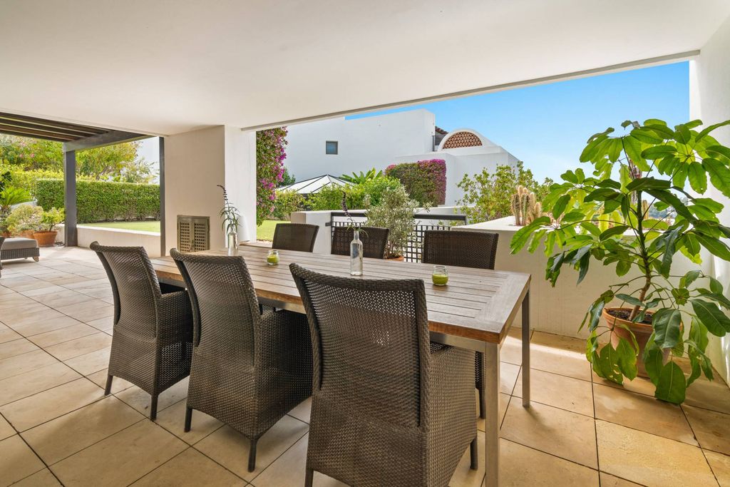 Luxury Apartment for sale in Benahavís, 745 000 €, Photo 5