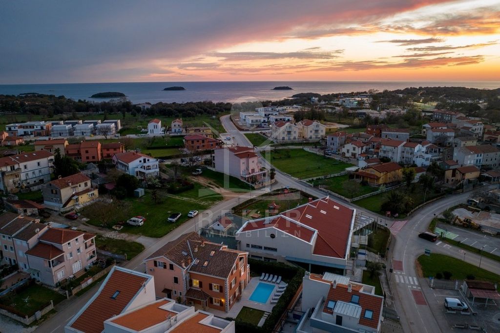 Maison de luxe à vendre à Porec, 859 000 €, Photo 2