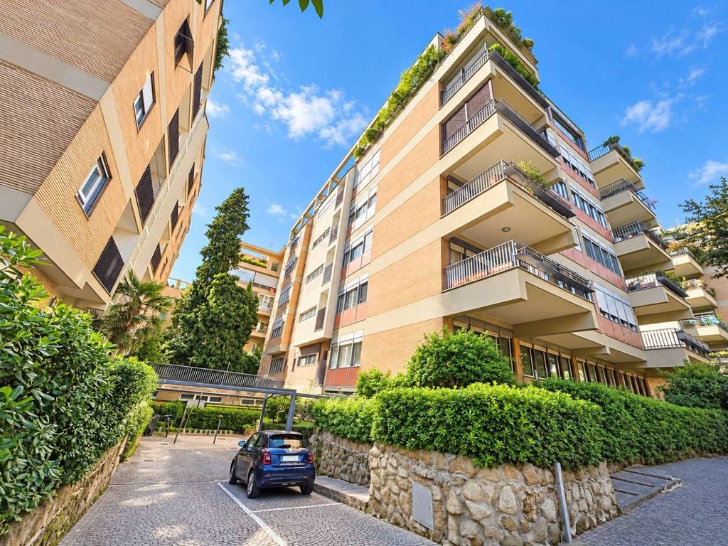 Luxury Apartment for sale in Rome, 1 395 000 €, Photo 2